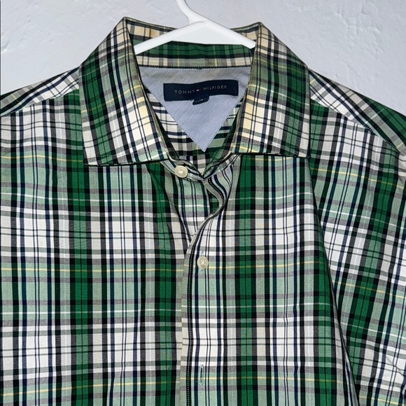 Tommy Hilfiger Green and White Casual Button Down Shirt A -8 - Picture 3 of 7